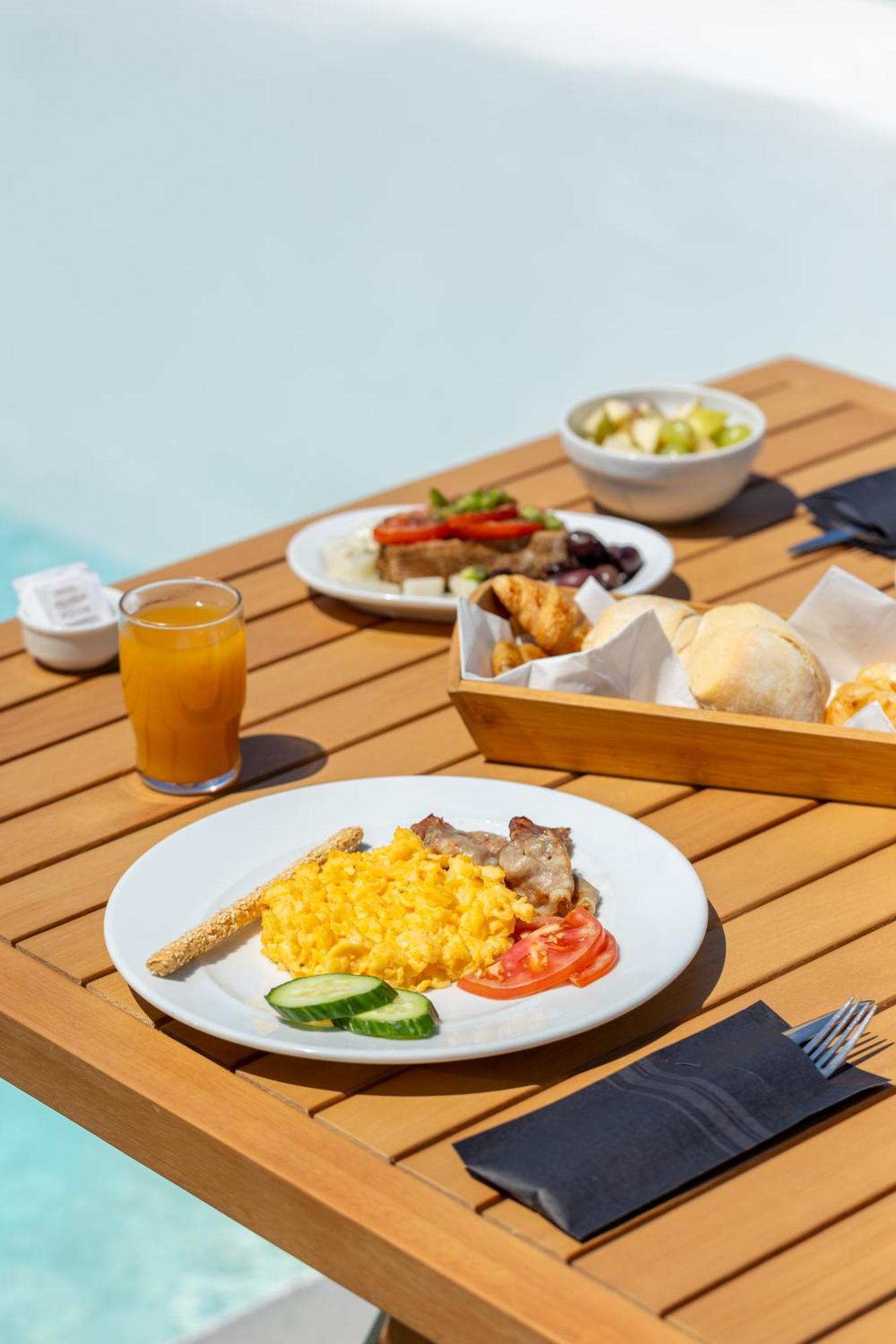 Thermes Luxury Villas And Spa (Adults Only) Megalochori  Extérieur photo